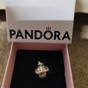 Pandora mushroom with toad charm (Retired)